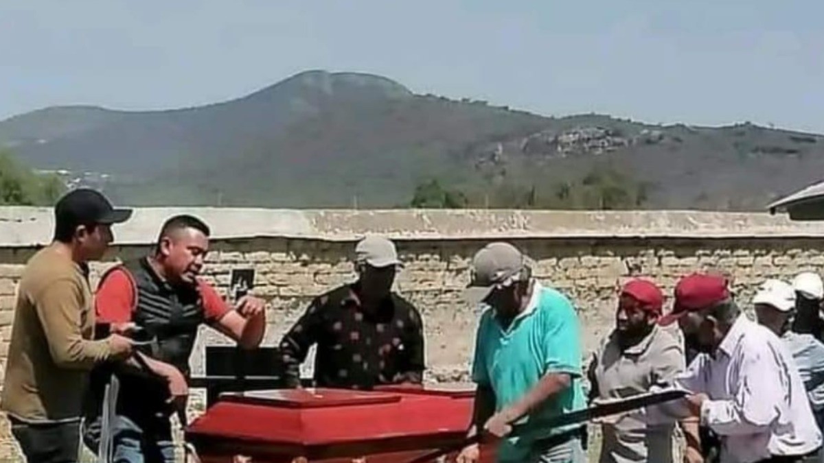 ¡No estoy llorando! Abuelito pagó su funeral con el adelanto de la pensión del Bienestar