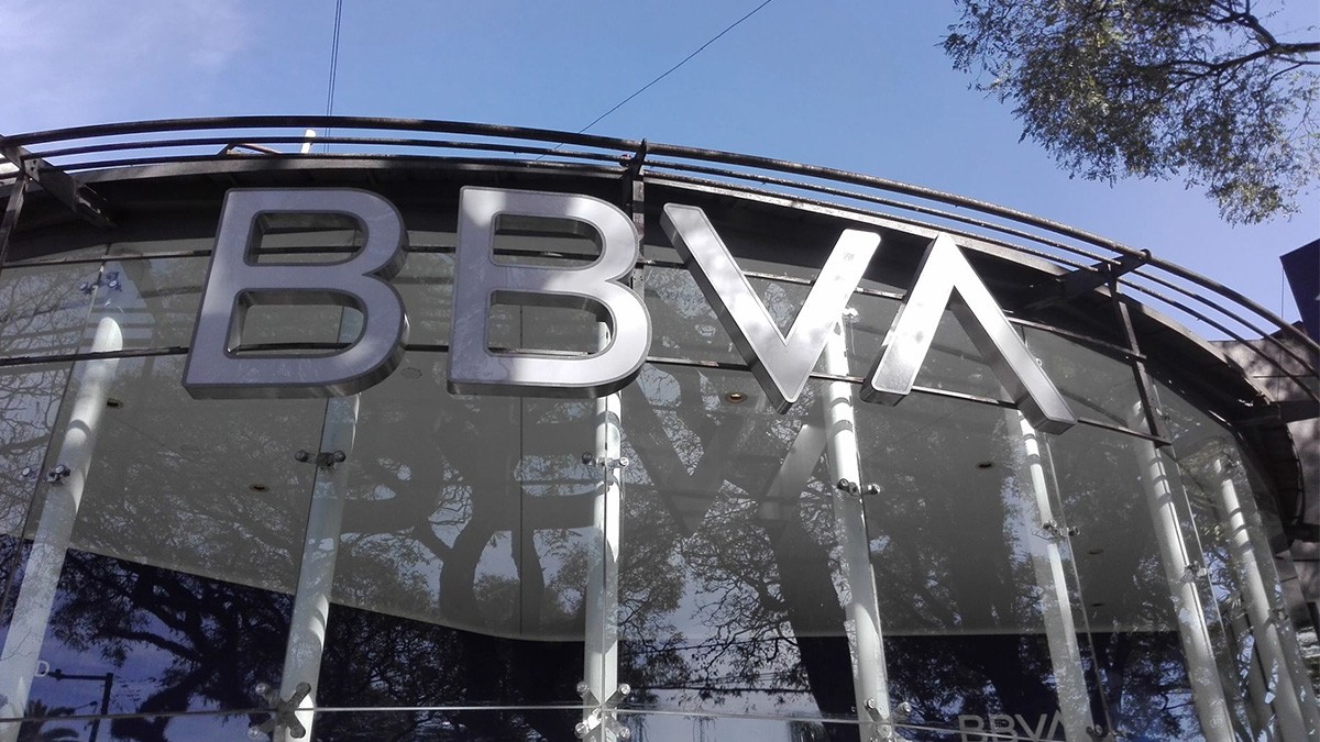 Esta es la lista de tarjetas que eliminará BBVA y así puedes evitarlo