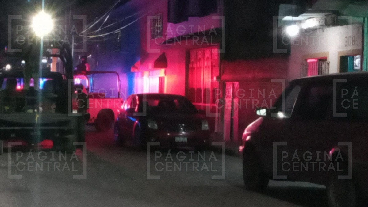 Entran de noche a su casa para acribillarlos; uno muere y el otro va al hospital