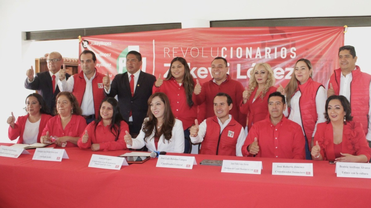 Presenta Zukeyli López, candidata del PRI a la alcaldía de León, a su equipo de campaña