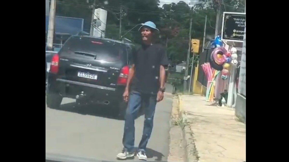 VIDEO ¿Resucita Don Ramón? captan a su doble en las calles de Brasil