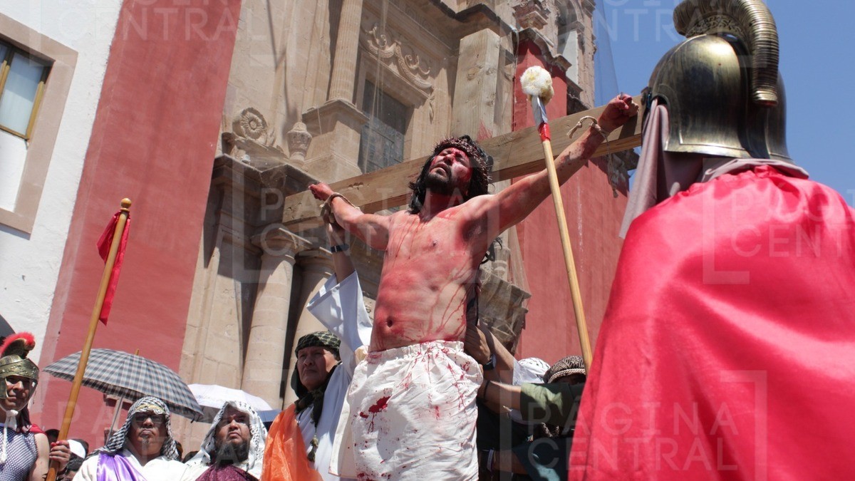 “Padre en tus manos encomiendo mi espíritu ”… y Jesús expiró