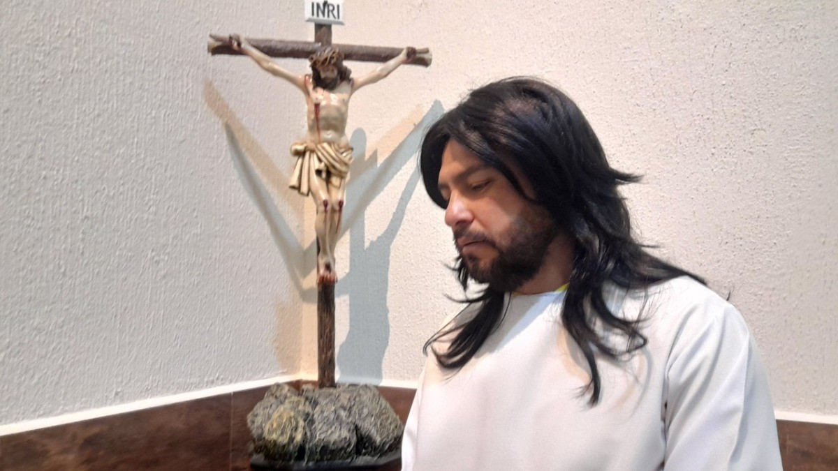Hoy dejará de ser Juan Pablo para convertirse en Jesús y ser crucificado