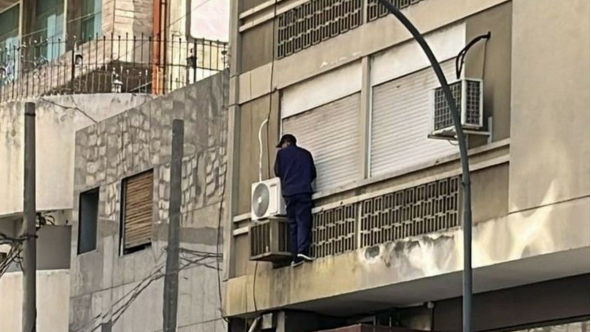 Ladrón es descubierto, salta del séptimo piso y muere; ¡pretendía aterrizar en almohadas!