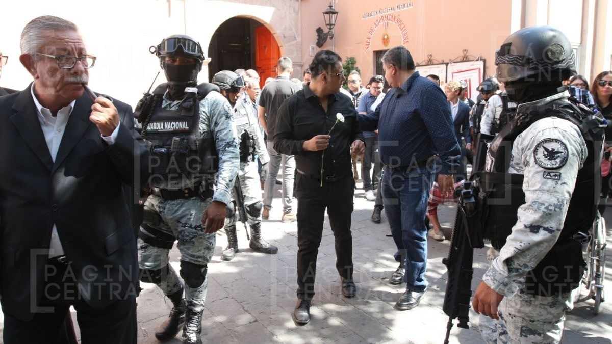 Escoltaron militares a Adrián Guerrero Caracheo en funeral de Gisela Gaytán