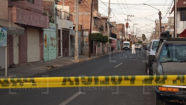 Hombre corrió por su vida pero sicarios lo alcanzan y lo asesinan a balazos