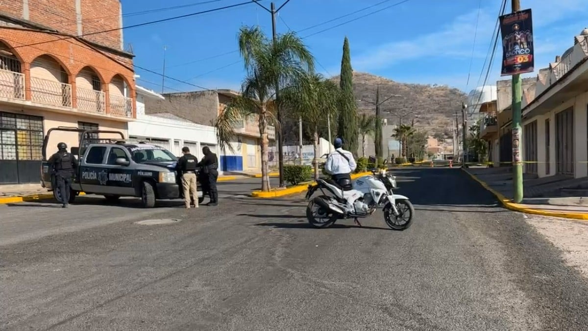 Padres recogen a su hijo en prisión tras salir libre, pero los balean; la madre murió