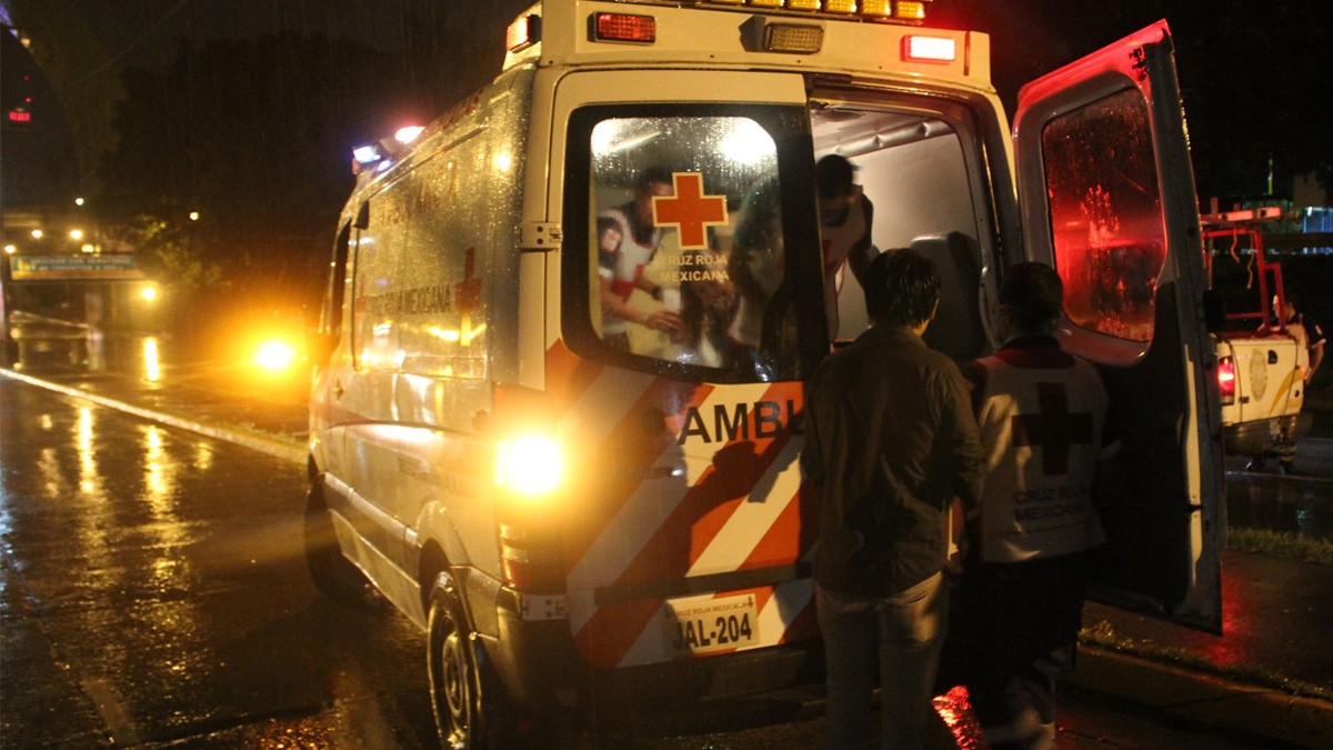 Mujer fue a divertirse a bar y murió por tomar una cerveza, esto descubrieron en la bebida