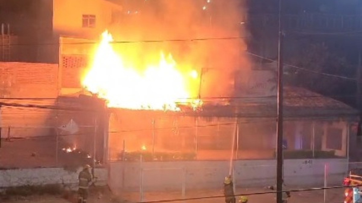 Arde marisquería durante la madrugada en la colonia Vibar; estos son los daños