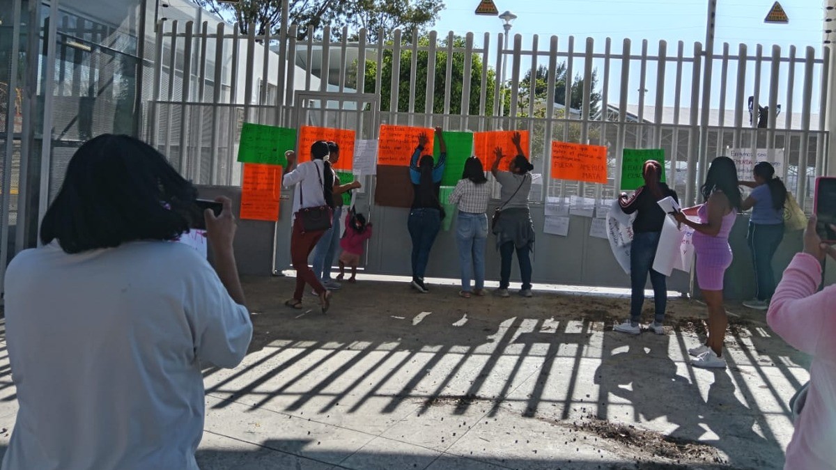Sigue inconformidad de padres de familia contra directora de la Escuela Vanguardia