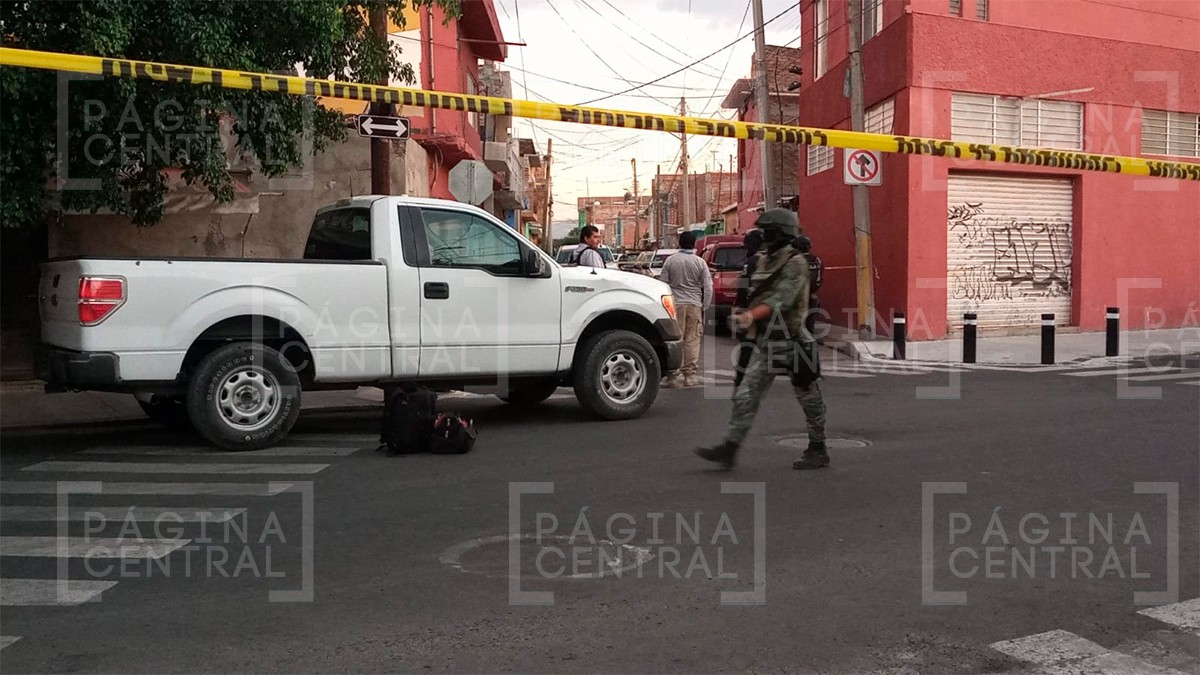 Balean y matan a mecánico mientras arreglaba un vehículo