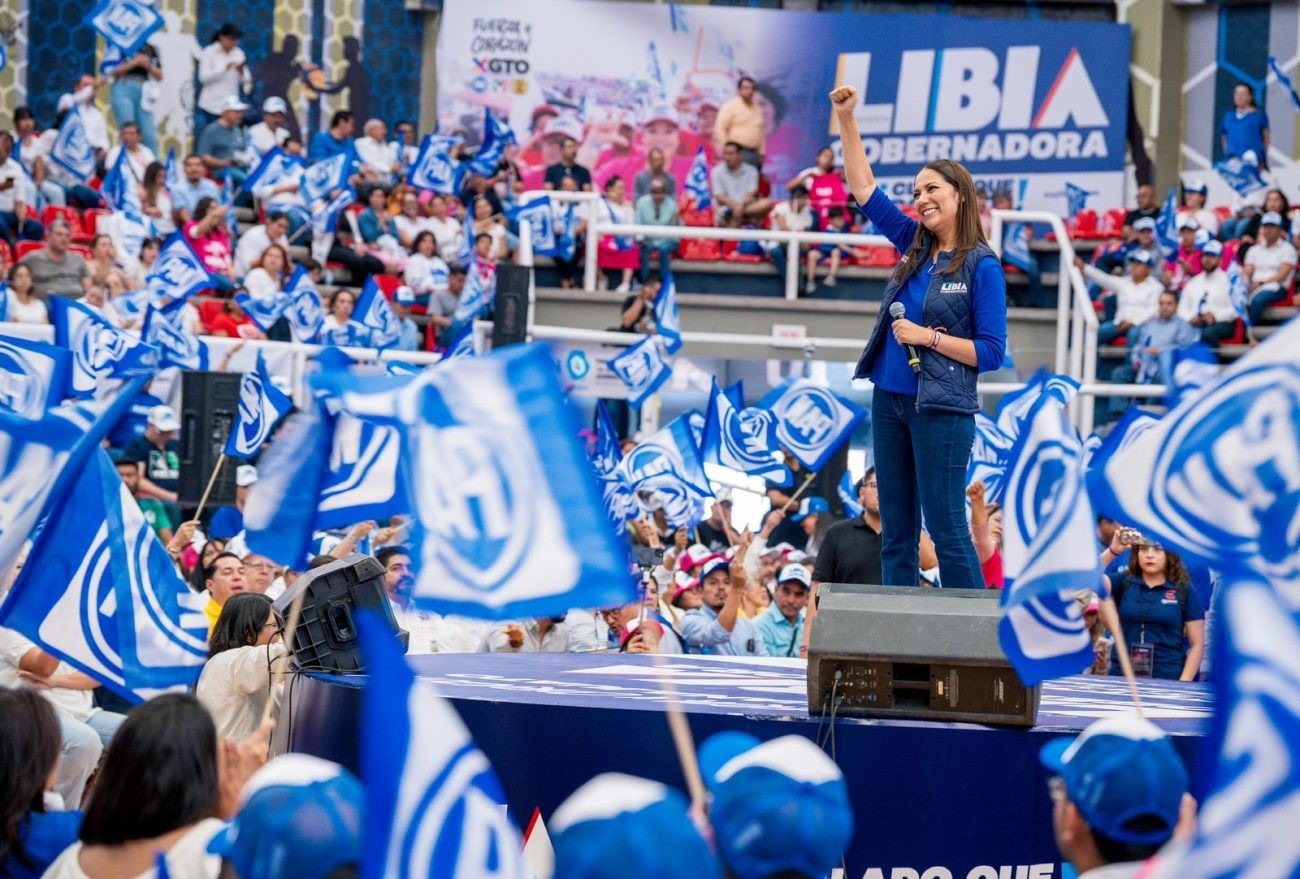Apoya magisterio de Guanajuato a Libia y ella les promete capacitación y mejores escuelas