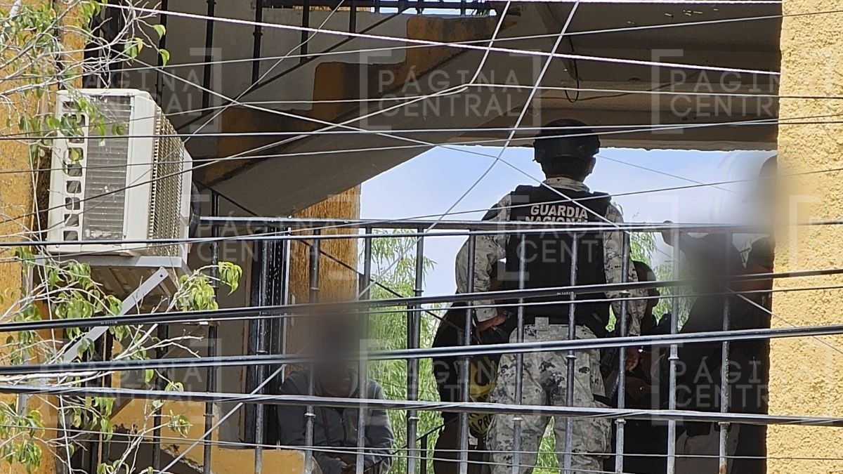 ¡Su esposa vio todo! Sicario entra a departamento en Vibar y mata a balazos a un hombre