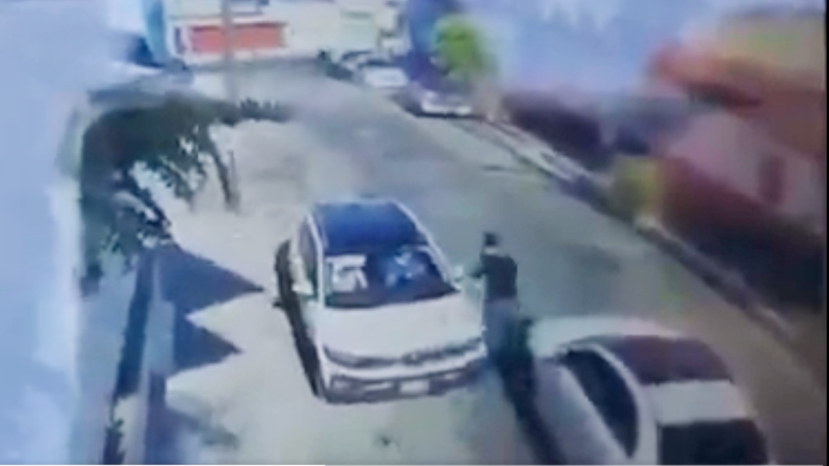 VIDEO Joven buscaba a su novia desaparecida y la halla con otro hombre; este lo mató