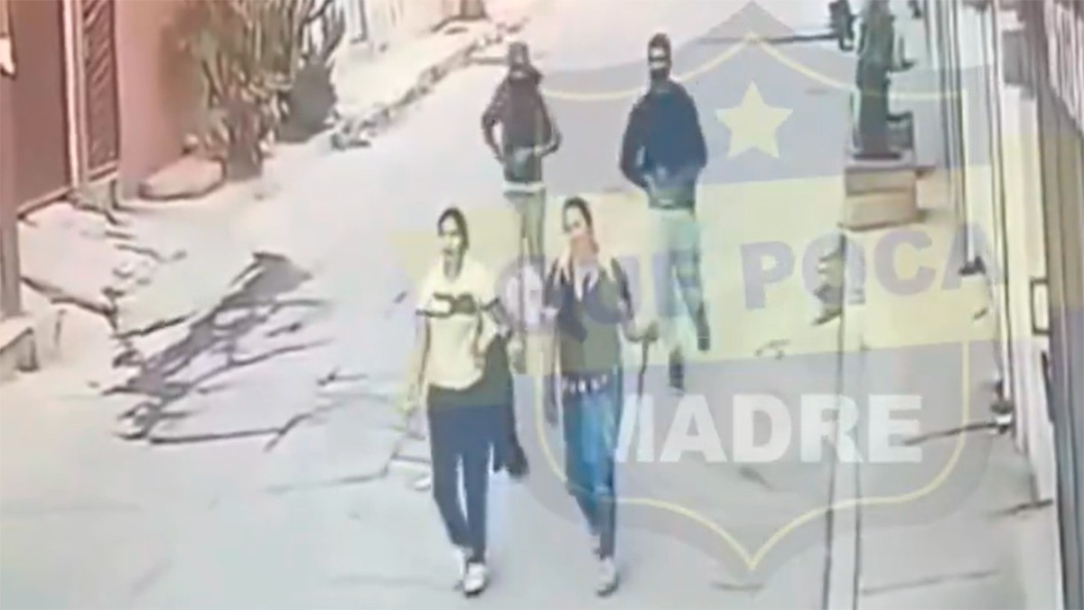 VIDEO Captan asalto con lujo de violencia a dos mujeres en vía pública