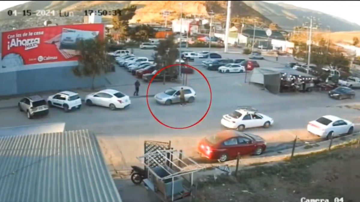 VIDEO Cámara graba el momento en que dos sicarios asesinan a balazos a un hombre