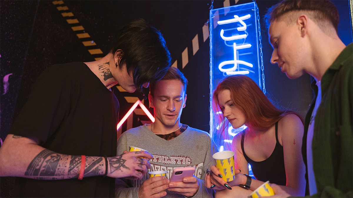 ¿Uso excesivo de redes sociales provoca adicción al alcohol o al juego?, esto dice la ciencia