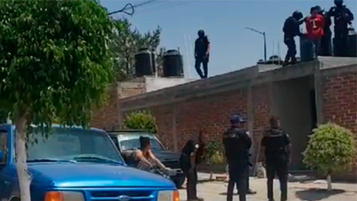 Detienen a hombre que baleó a una mujer y un niño; intentó escapar disparándole a policías