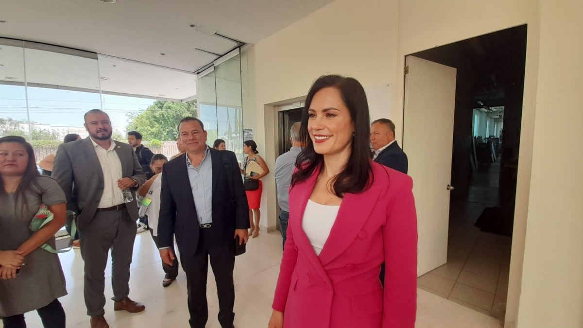 Alejandra Gutiérrez presenta propuestas ante el sector constructor de León