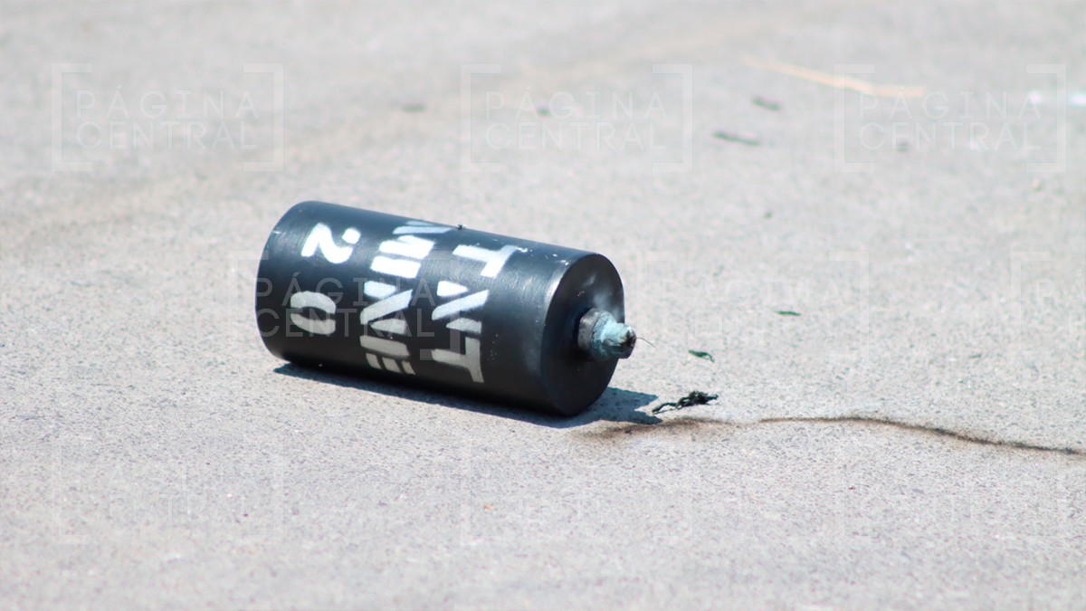 Arrojan presunto artefacto explosivo contra Comandancia de Policía de Celaya, no detonó