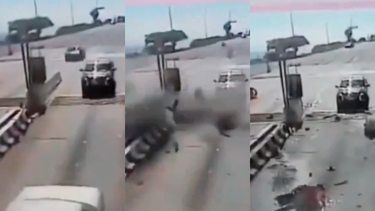 VIDEOS Captan terrible impacto de un vehículo contra una caseta de cobro