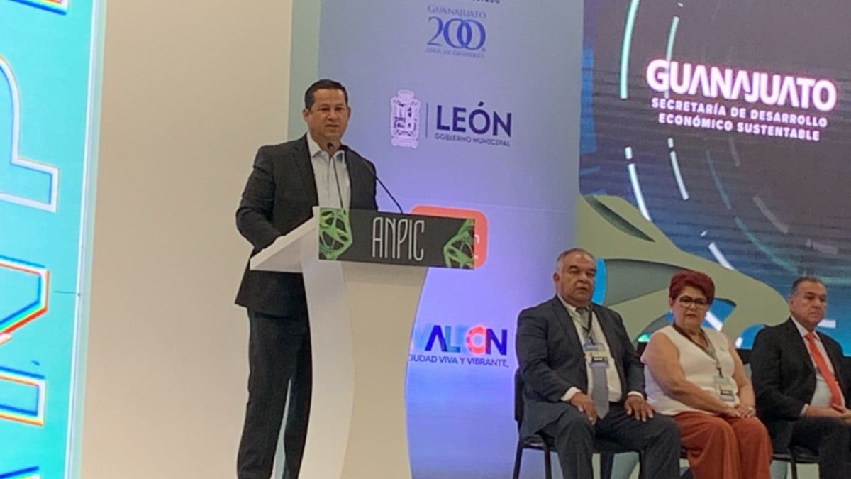 Insiste gobernador a Municipios a que suban el predial para reforzar a la Policía