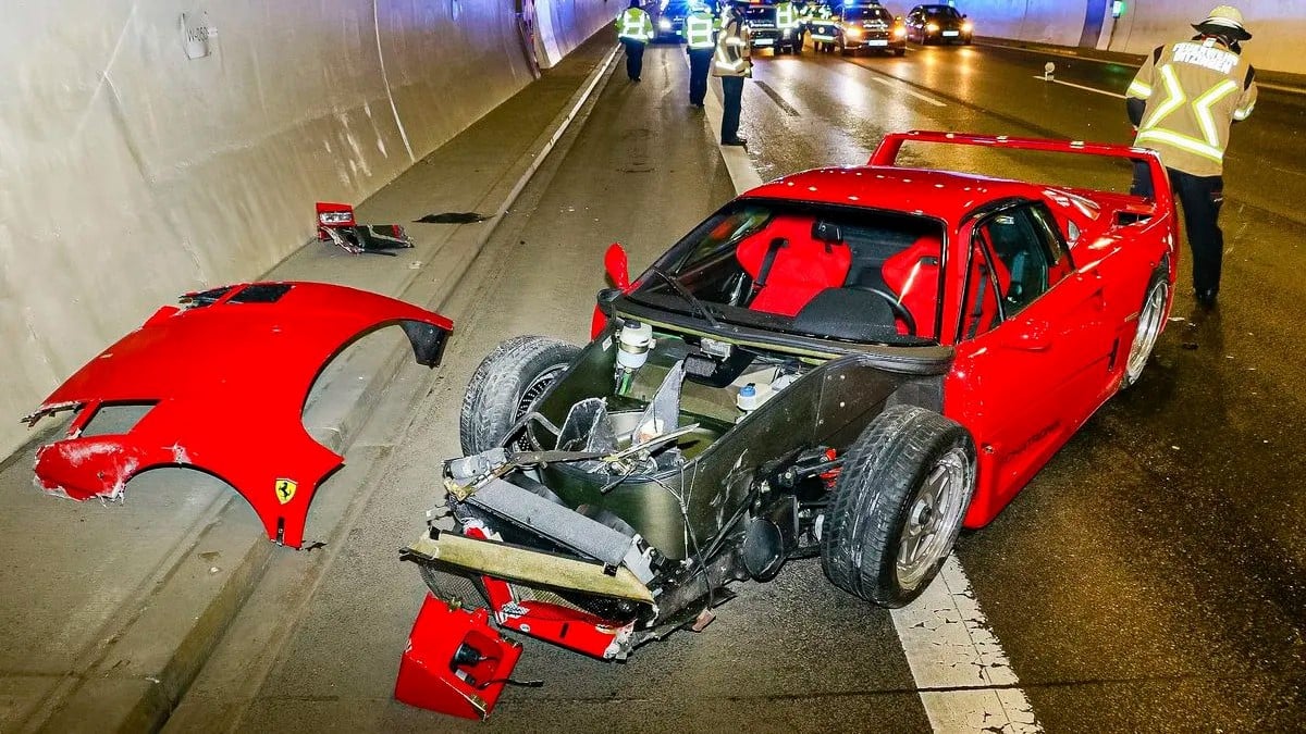 Empleado de una concesionaria destroza un Ferrari valuado en 3.3 millones de dólares