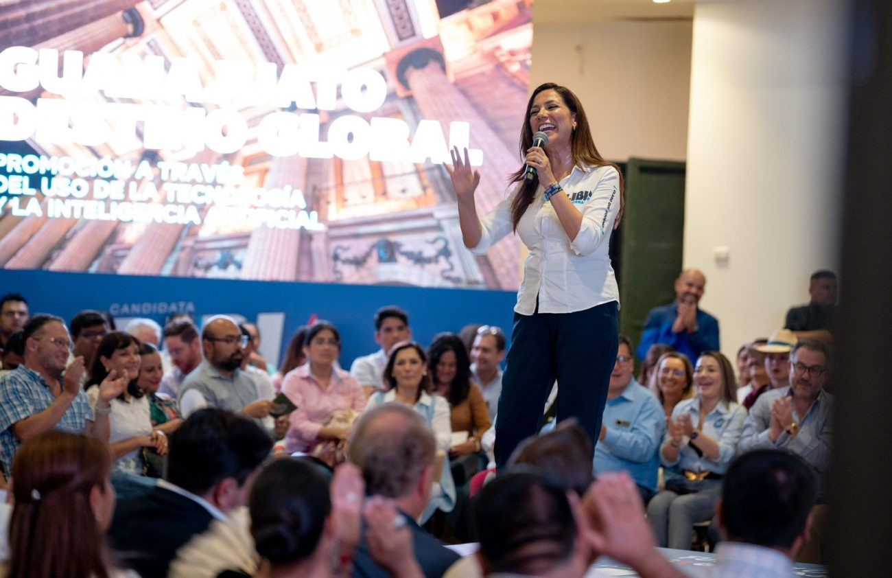 Busca Libia salvar a textileros con créditos y ‘presumir’ la moda del estado