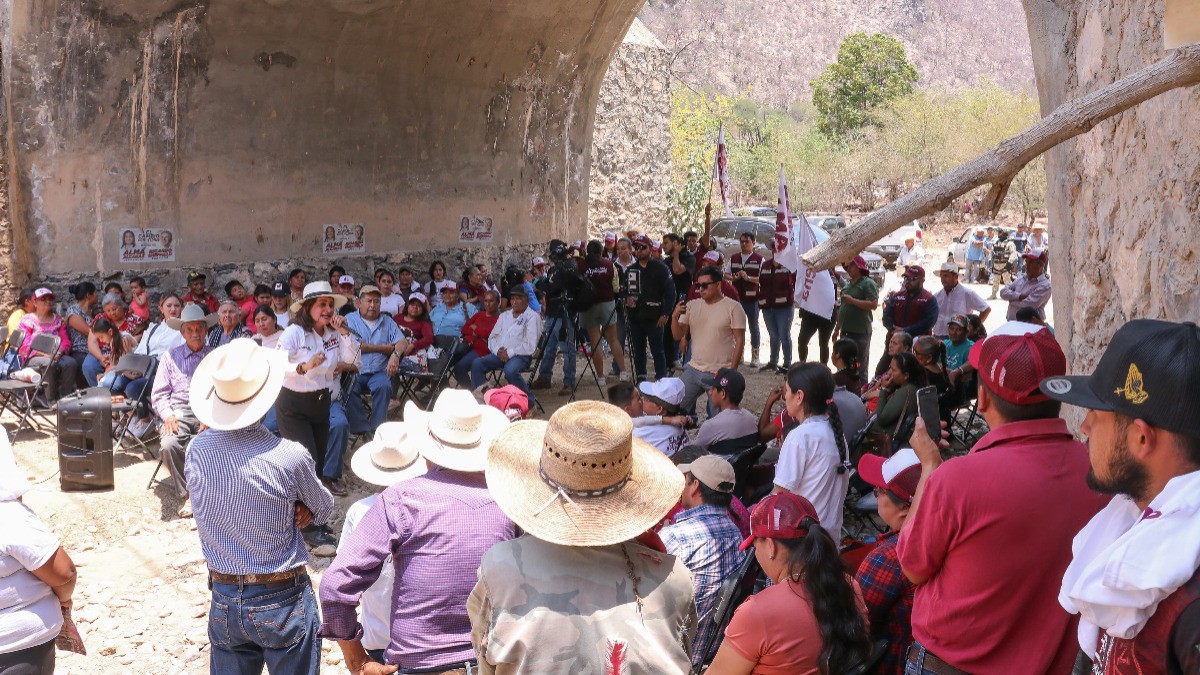 Alma Alcaraz recorre Xichú, Victoria y San José Iturbide