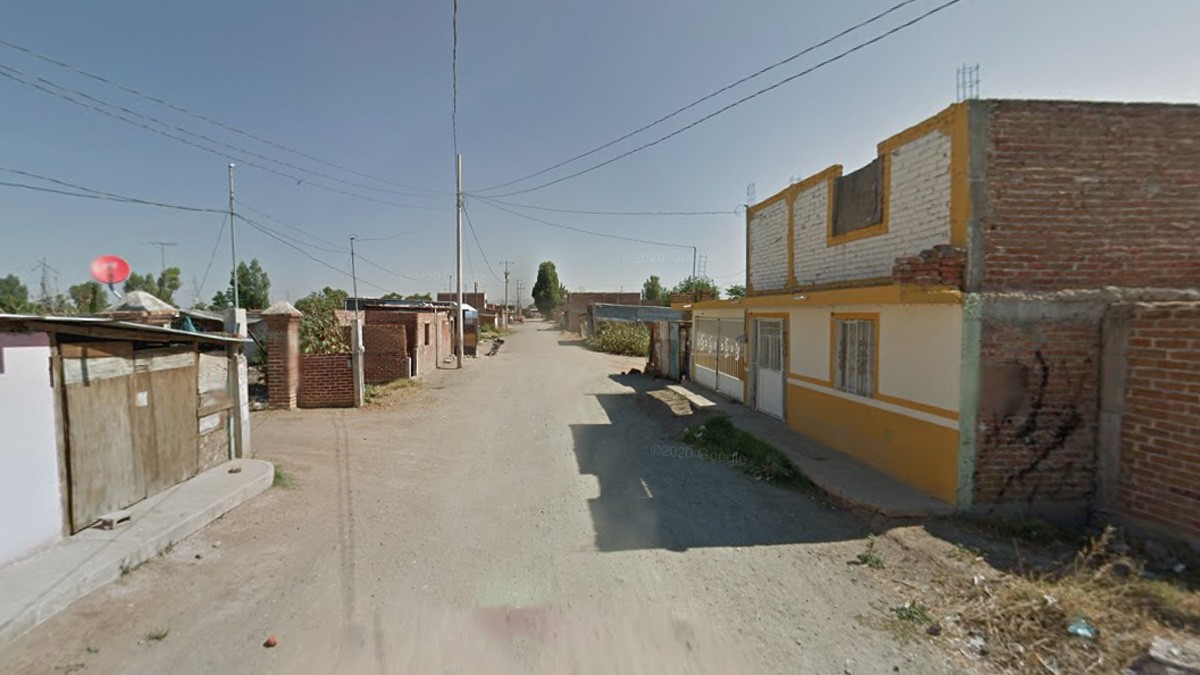 ¡Su abuelita no lo pudo evitar! Niña de 3 años salió corriendo de casa y la mató un camión