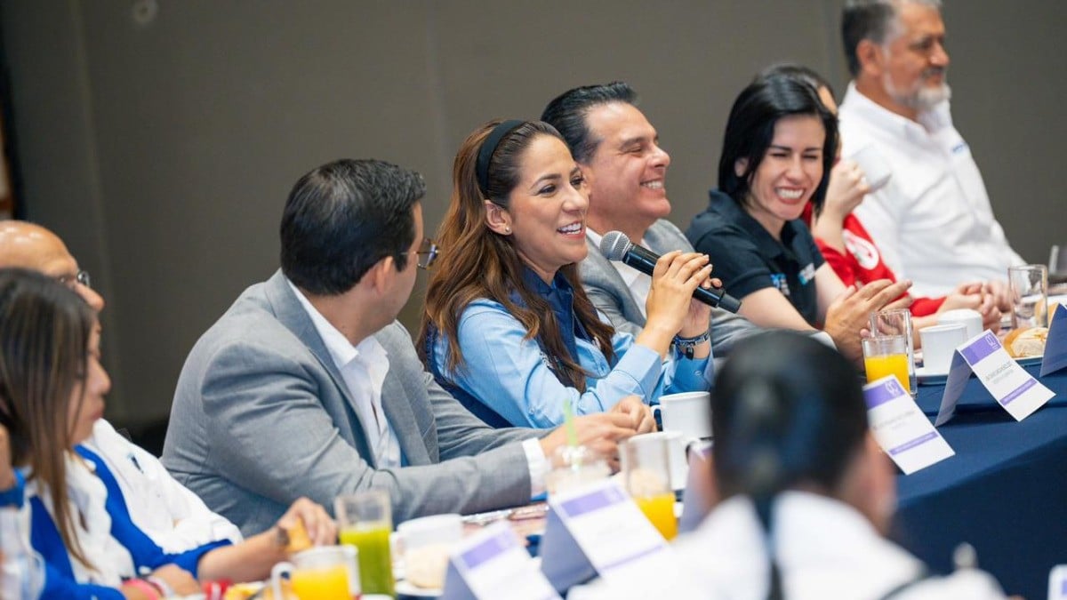 Pide Libia el voto de Celaya y promete seguridad