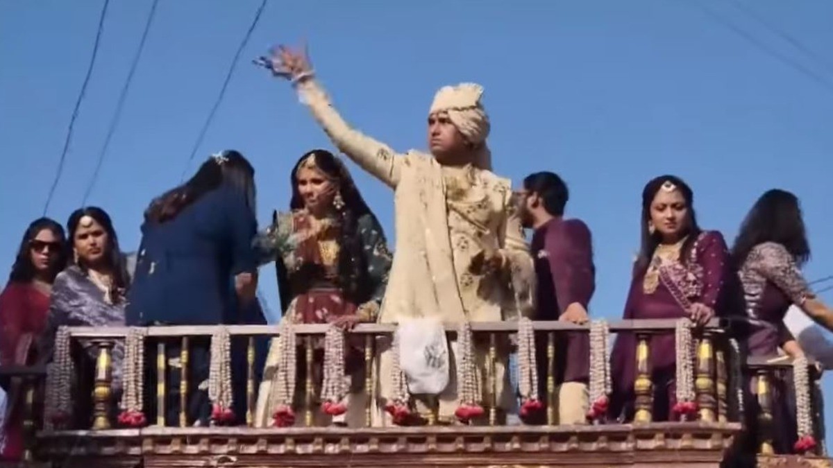 VIDEO Pareja millonaria regala su fortuna en calles de esta ciudad; y este es el motivo