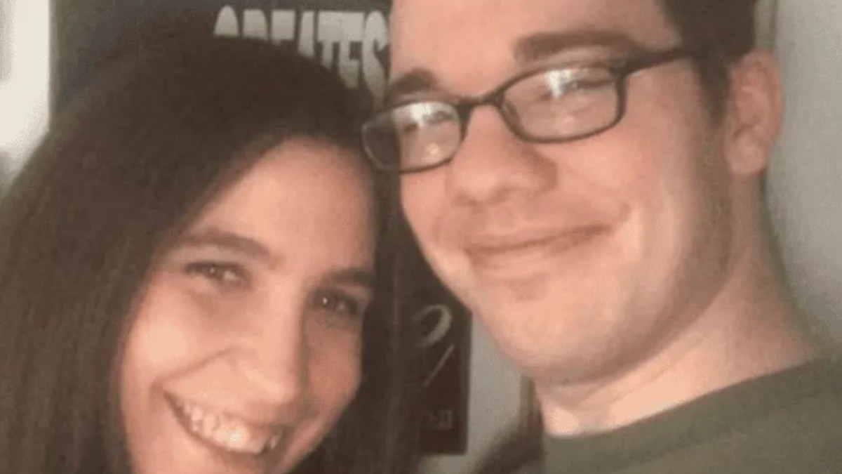 Asesina a su esposa, cobra el seguro de vida ¡y se compra una muñeca inflable!