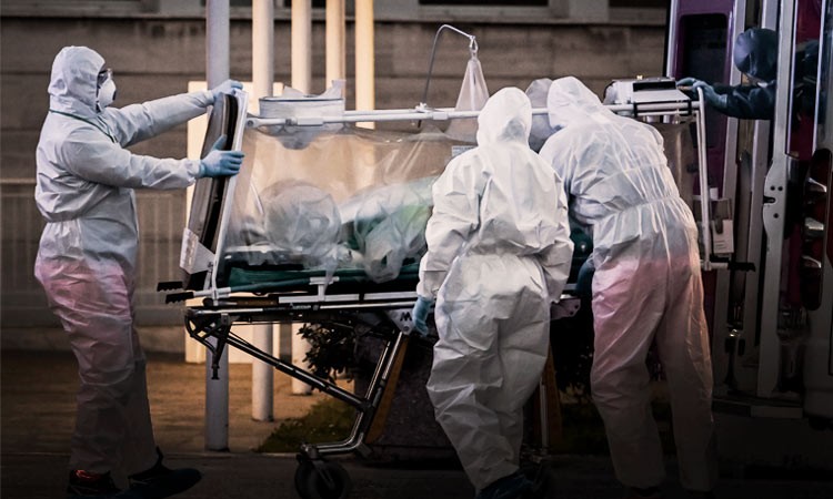 Mueren 300 mil por mala gestión de la pandemia de Covid-19