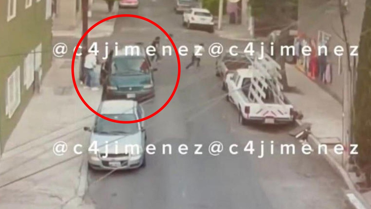 VIDEO Captan momento en que asesinan a tres hombres en una camioneta