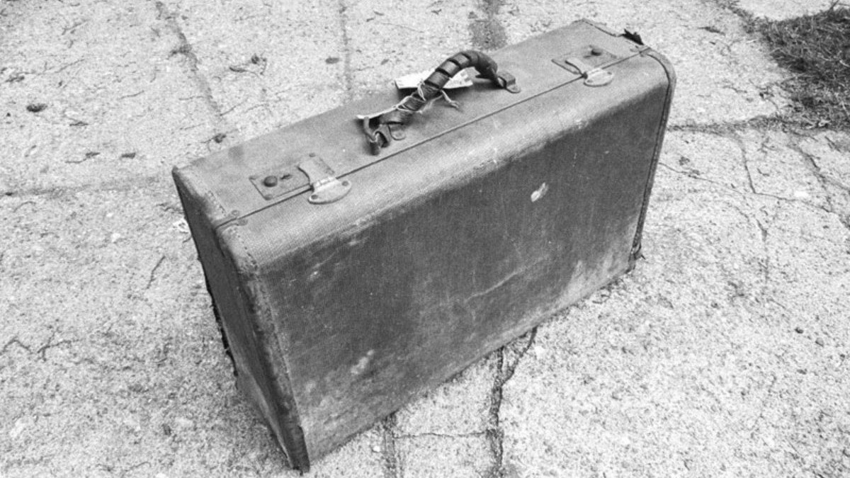 Roba maleta y descubre una cabeza humana dentro; esta es la difícil decisión que tomó