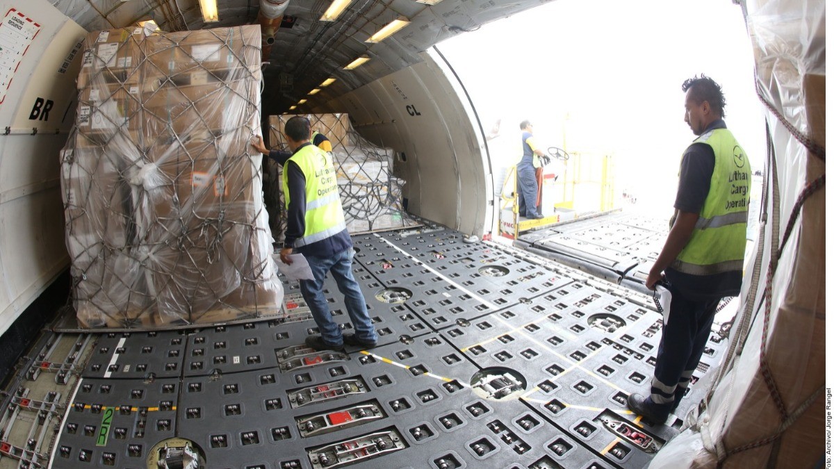 Registran récord en trimestre exportaciones de México a EU