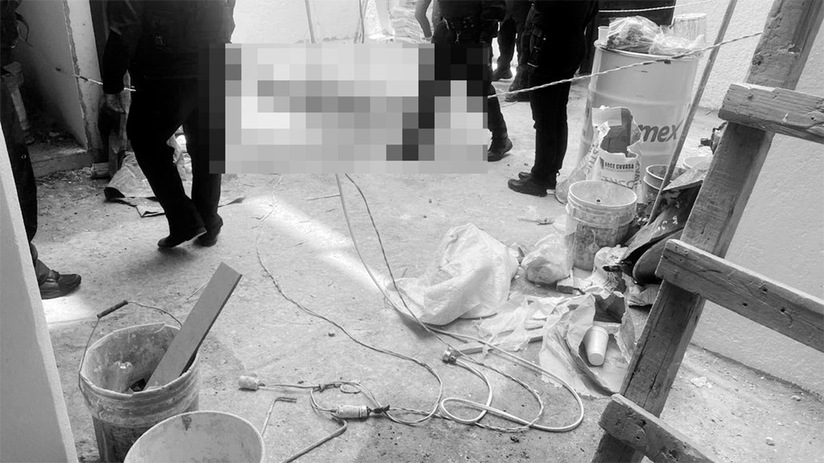 Cae albañil de una obra y muere en el Día de la Santa Cruz