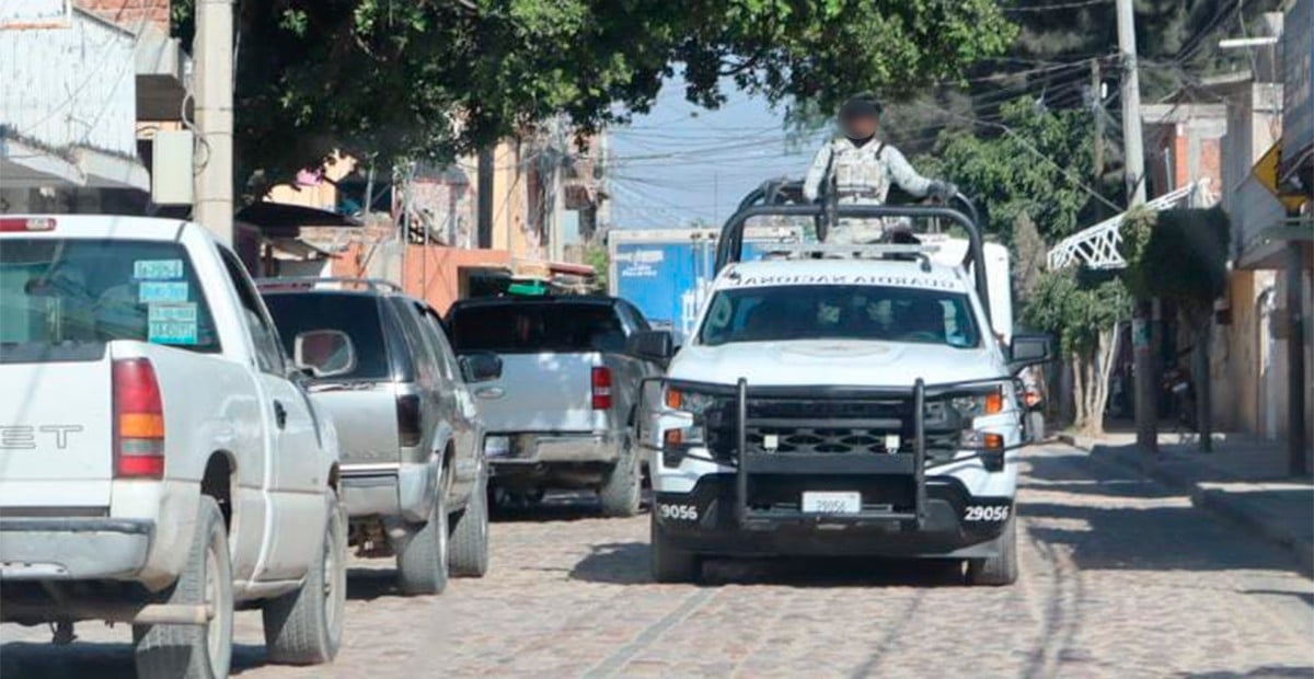 Explota pirotecnia en una camioneta en el bulevar La Luz, hay tres lesionados