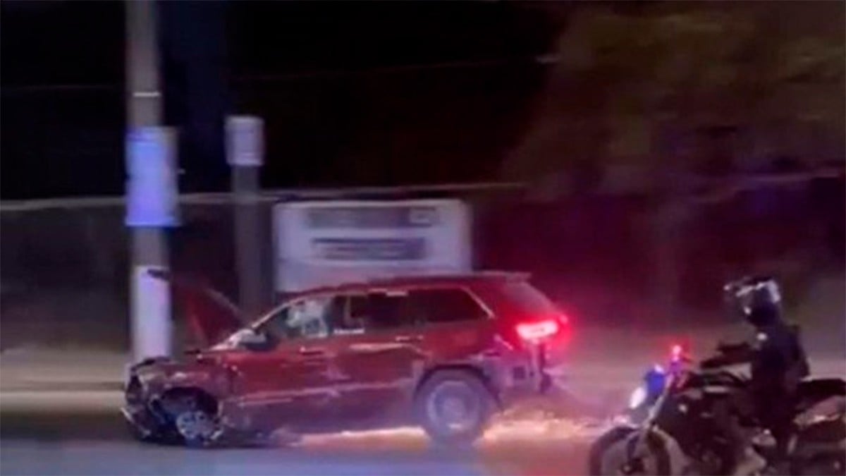 VIDEOS Registran épica persecución de un hombre; golpeó a su pareja y a dos policías