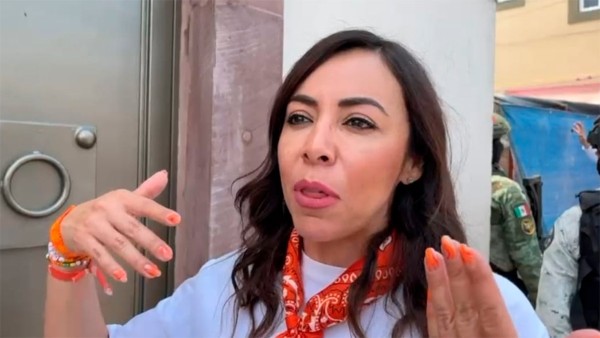 Yulma Rocha visita Doctor Mora, aborda problemas de basura y servicios sociales
