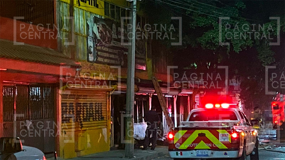 Se incendia refaccionaria en el Fraccionamiento Hidalgo, no hay lesionados
