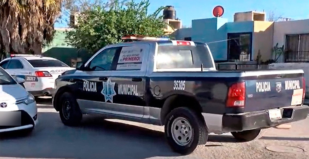 Rescatan a bebé y a su hermana de 5 años abandonados en una casa, la mamá fue arrestada