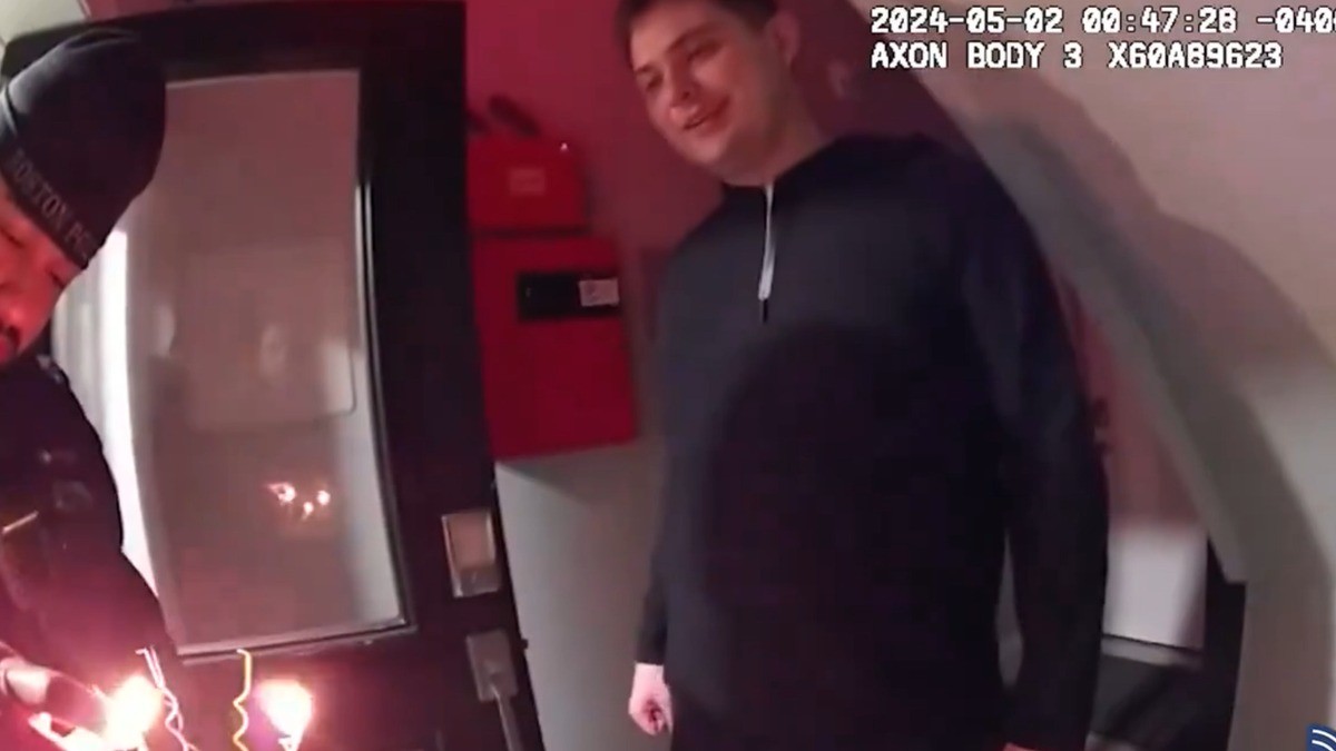 VIDEO ¡Joven festeja el cumpleaños más inusual! y él solo llamó a este número