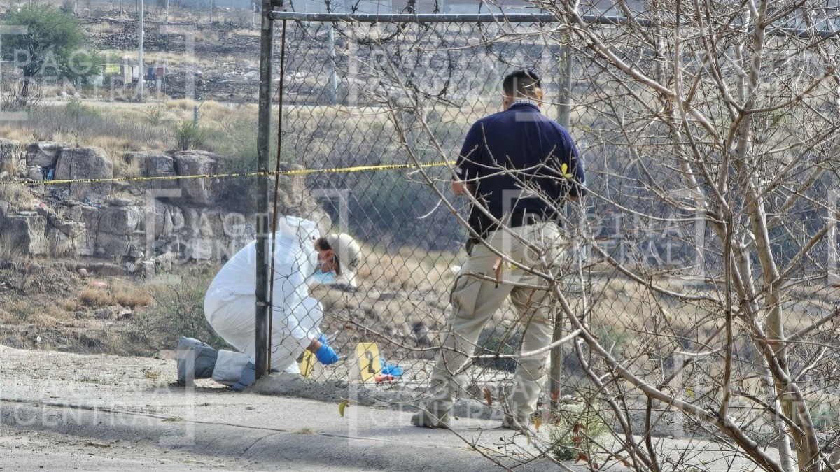 Vecinos de Lomas de las Hilamas encuentran cuerpo de 'El Chore' cerca de un barranco