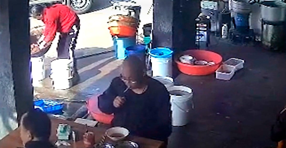 VIDEO Hombre intenta prender un cigarro ¡y se le enciende toda la cabeza!