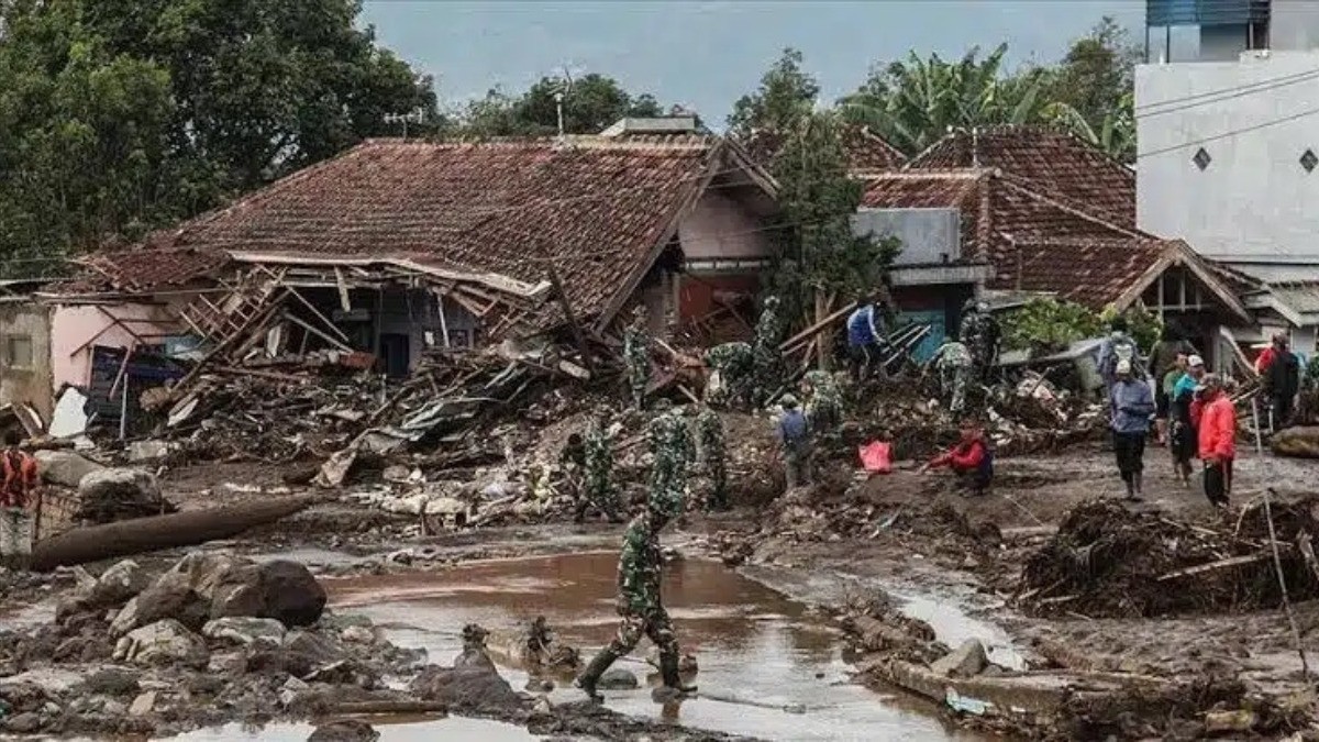 ¡Lluvias mortales! Fallecen 50 personas y desaparecen 27