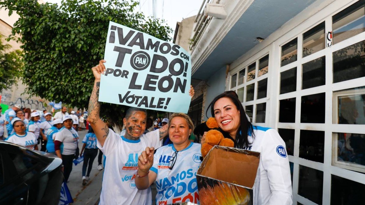 Regularización de predios y servicios básicos, promesas de Alejandra en San Juan de Abajo