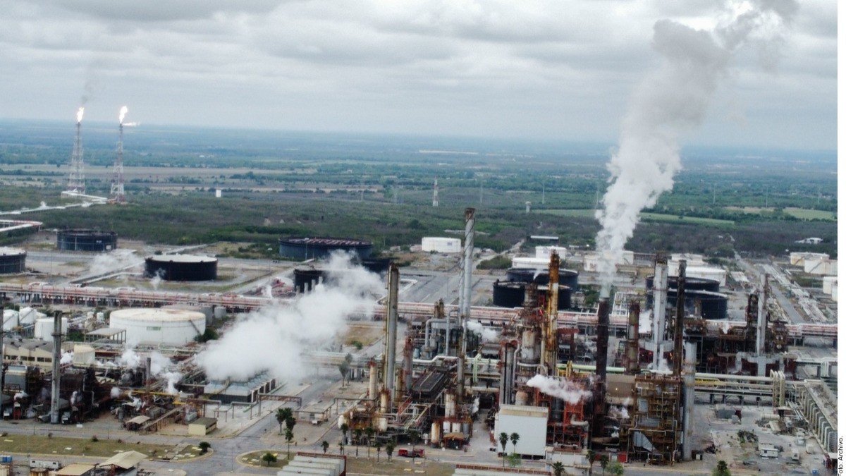 Complica refinación finanzas de Pemex