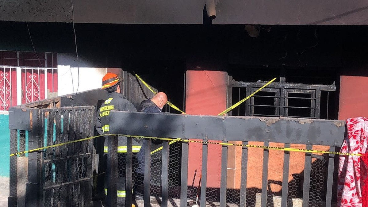 Abuelo y nieto de 4 meses se encierran en el baño para salvarse del fuego; ambos murieron